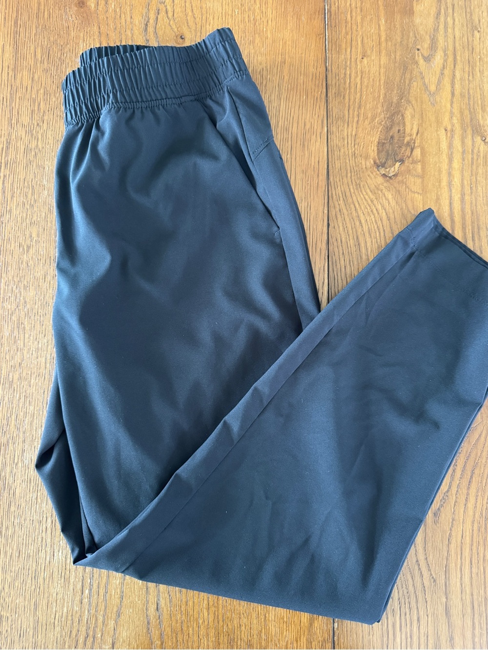GAP Fit Runaround Pants - Picture 4 of 5